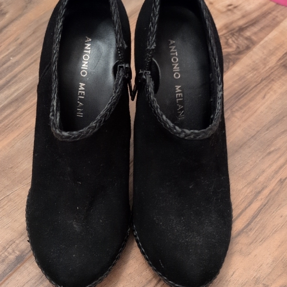 Antonio Melani Black Ankle Booties 5.5